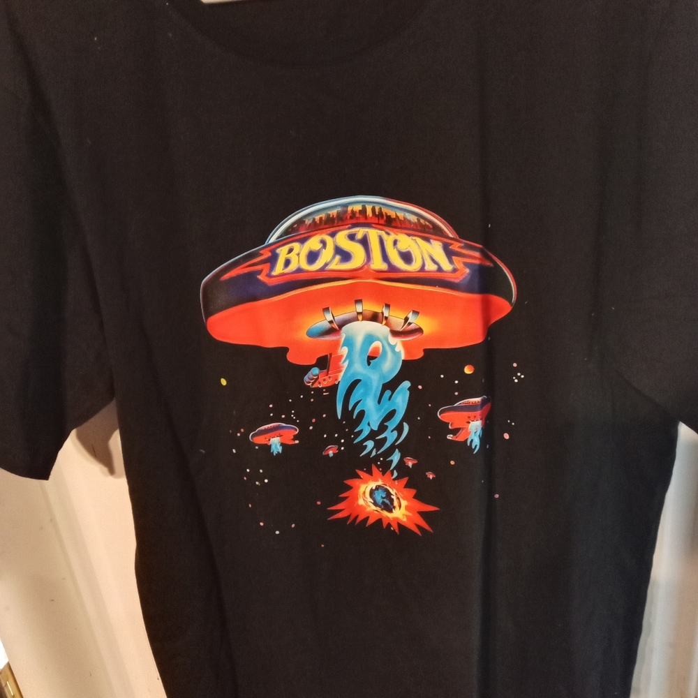 Mens large black t shirt